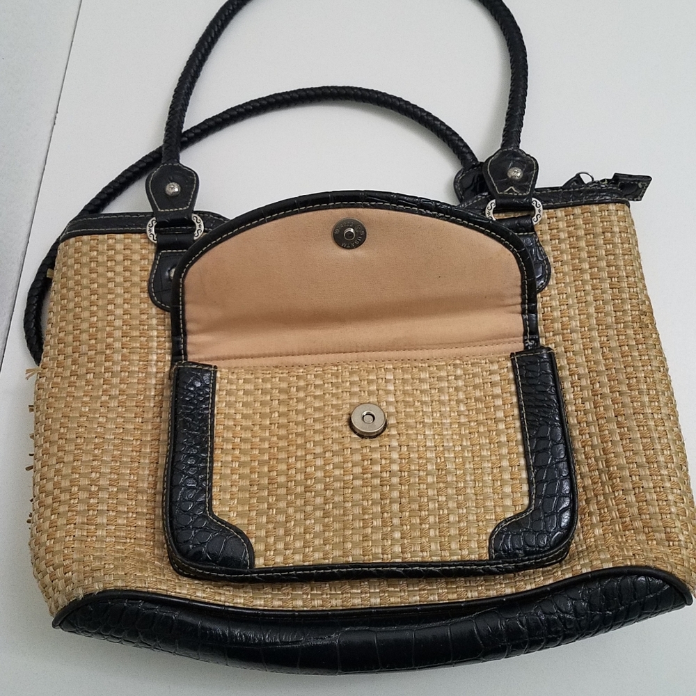 TODAY ONLY! $8 Straw/Crochet Tan and Black Handbag - Picture 5 of 14
